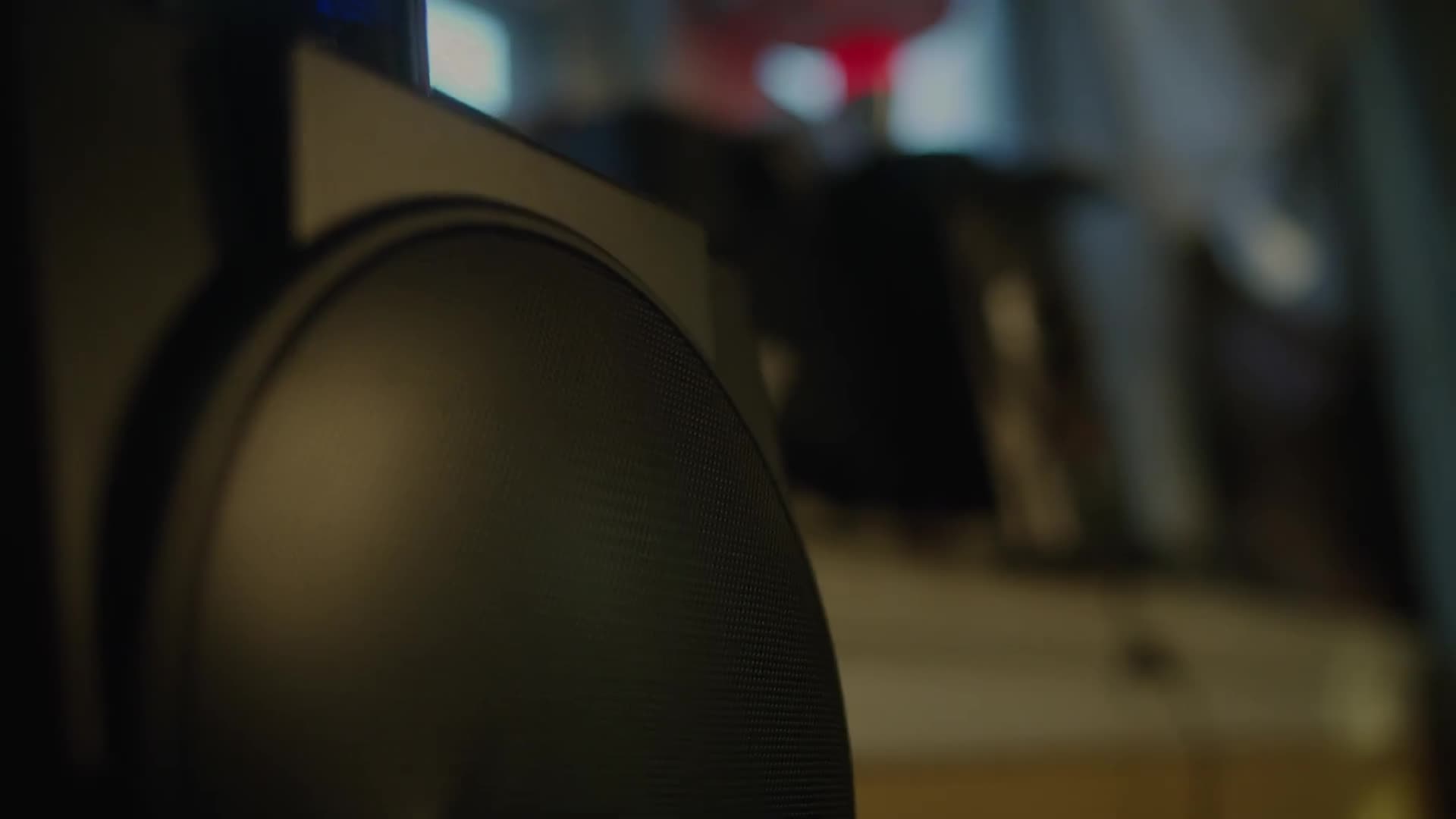 Video thumbnail: NIKI DEMAR - Messy Room